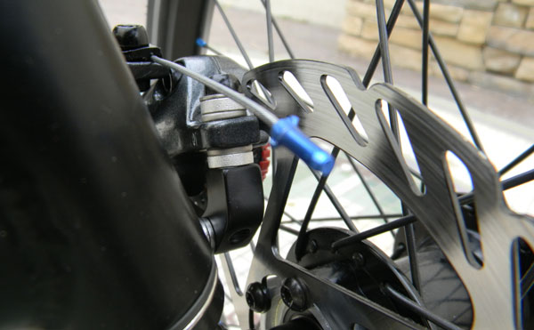  - The Avid BB7 brakes are easy to adjust without tools. Matched with the Cleansweep Rotors they have incredible stopping power.