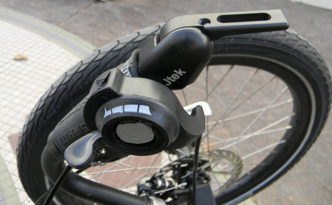  - The Throttle is mounted on the left hand for easy thumb actuation. All shifters are custom JTek bar ends.