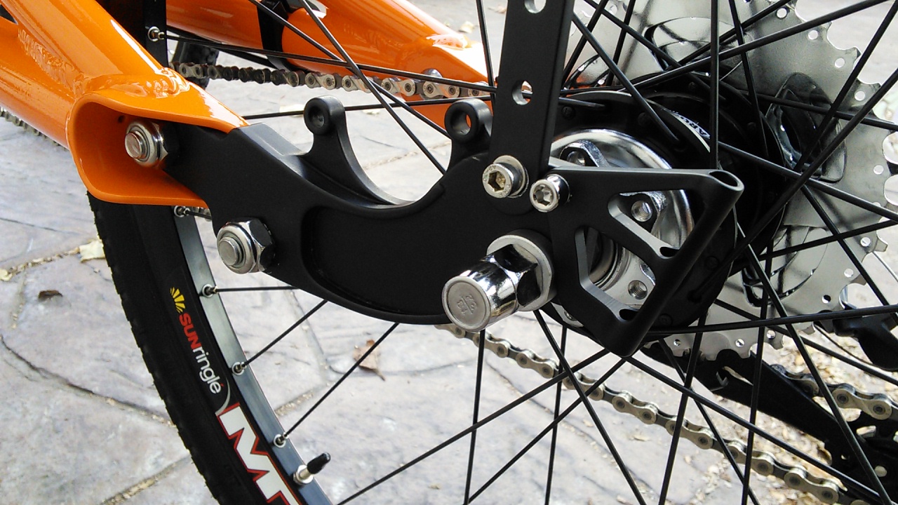 UT Custom Basic Wheel Extension Kit For 2013 And Later Catrikes - This makes it possible to have a 26 rear tire. With the bigger rear wheel you will roll faster and have a smoother ride. Also, you won't lose your cargo options. 
