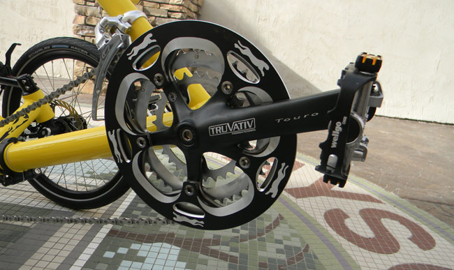  - The stock gearing includes the Truvativ Touro crankset with the Catrike chainguard.