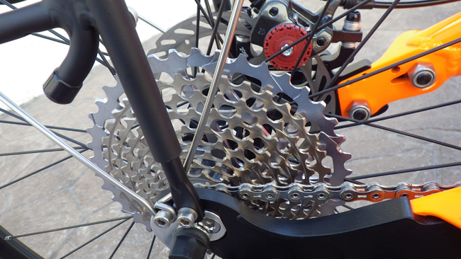  - The SRAM XX1 11-speed system features a huge cassette with a whopping 420% gear range. The sprockets range from 10-42T cogs.