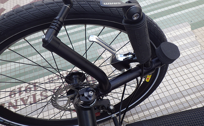  - The rear disc brake option includes double-pull front lever which activates both front caliper simultaneously.