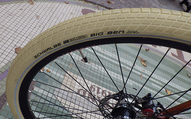  - The Big Ben available in a few different color colors, but sadly not in every size. Schwalbe did supply us with a 29er cream colored version that we thought would look fantastic on the Classic Root Beer Annihilator.