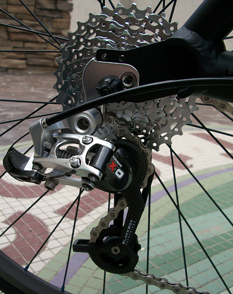 SRAM X.0 Components - This configuration features a SRAM X.0 rear derailleur and rear shifter for ultimate performance and lightweight.