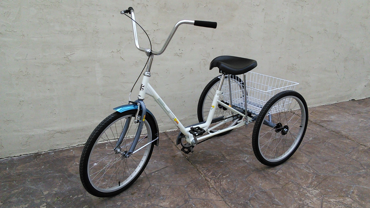 Sun Adult Trike 24-inch w/basket Pearl White/Grey