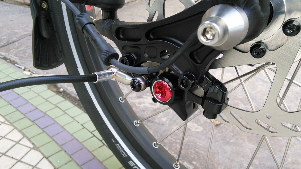  - Tektro Hydraulic Disc Brakes