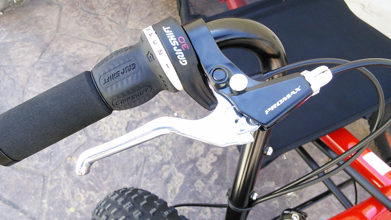 Locking Brake Lever Set - 