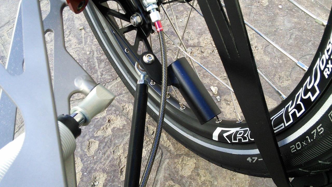 5026409_AzubTi-FLY26FullSuspensionTrike