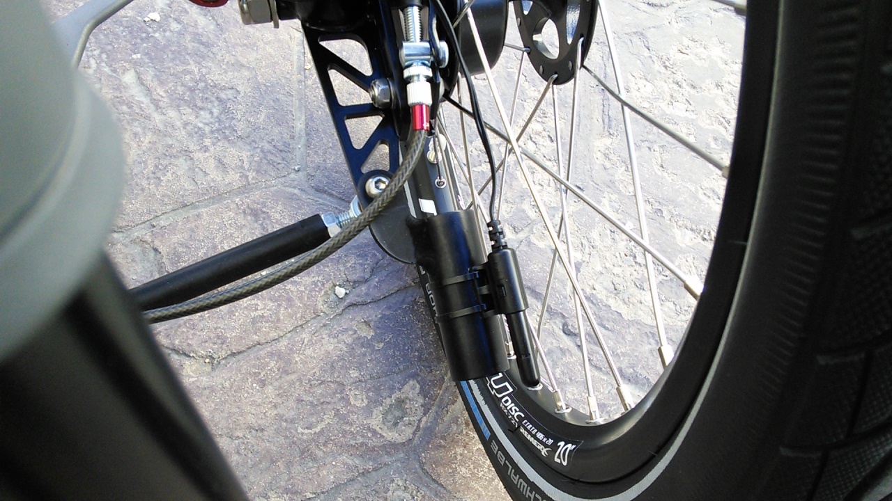5036033_AzubTi-FLY26FullSuspensionTrike