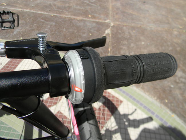 SRAM X.7 Gripshift - These shifters are perfectly matched to the X.7 rear derailleurs