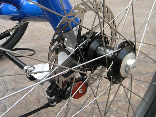 Cleansweep G2 Rotor - This brake rotor combination gives this trike a lot of stopping power. The BB7 brakes are super adjustable to always perform at optimal conditions, while the Cleansweep rotor provides a lot of ventalation on your brake pads.