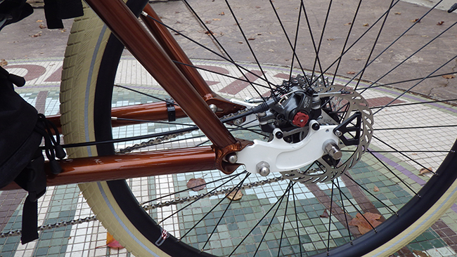  - The rear wheel has an Avid BB7 disc brake.