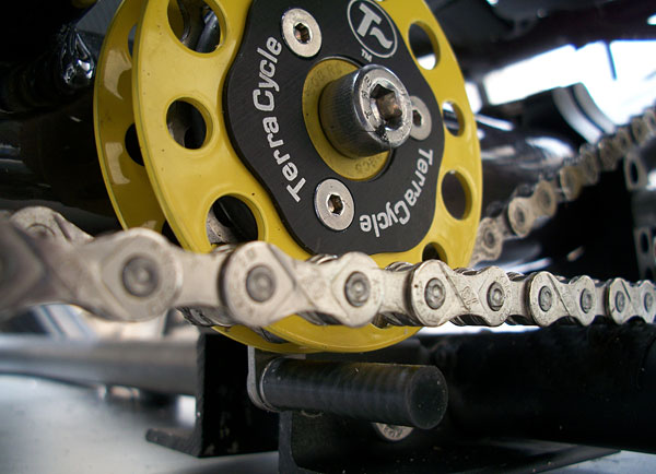 Custom Idlers - TerraCycle made Jim a custom set of yellow power idlers. As we were completing the cae we thought they might not be visible, but I think they show just enough.