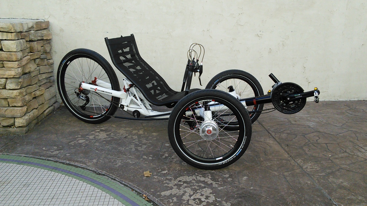 Azub Tri Con 26 Suspension Folding Trike White